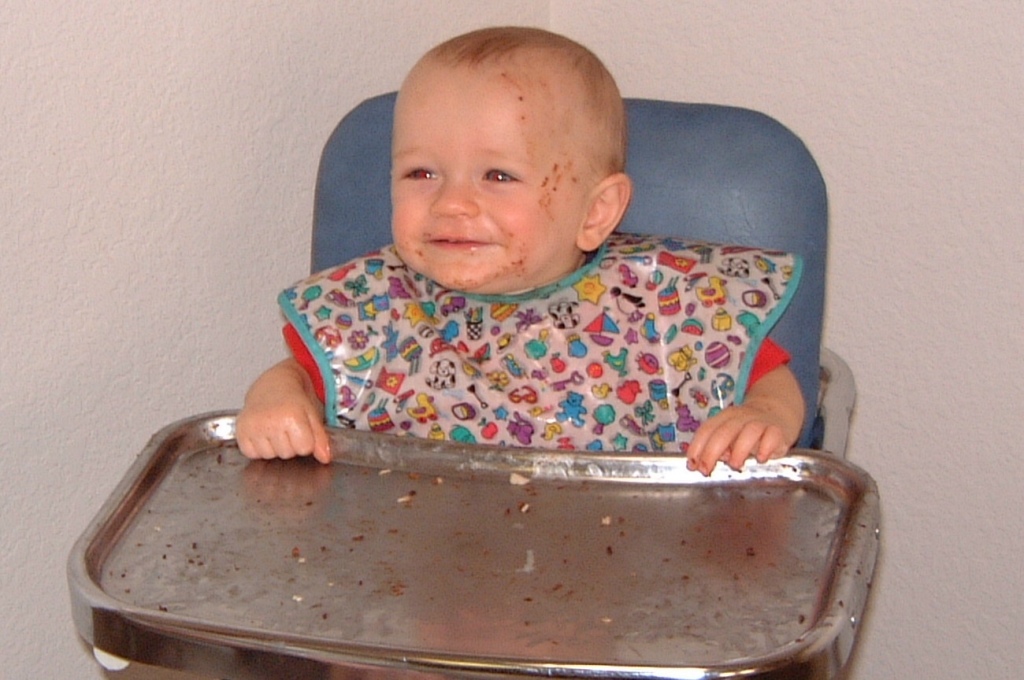 Hildebrand Christmas ScreenSaver/1024x768_2000-11-29-12-CookieFace.Vale.jpg